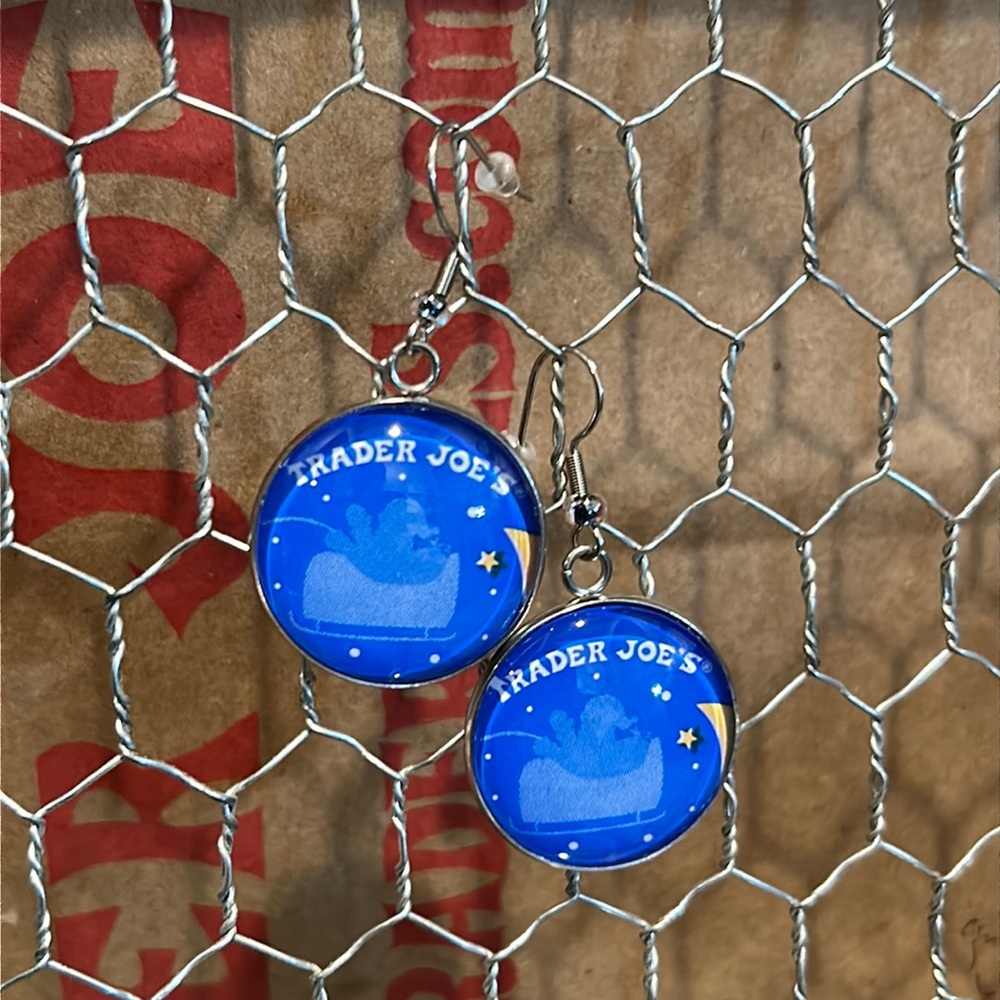 Trader Joe’s earrings 25mm Santa